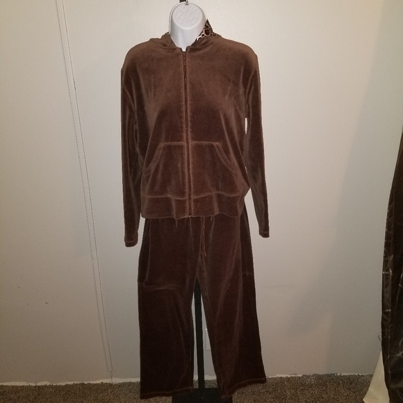 kim rogers jogging suits